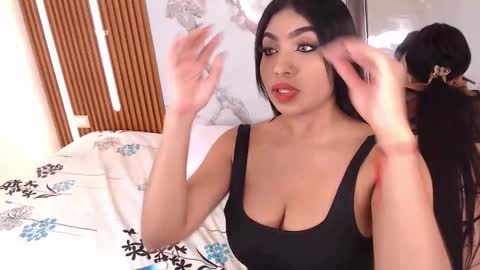 Snapshot of mary_live18 chatting on 09/12/25, 01:00 Hi guys im Mary online show from 09/12/25, 01:00
