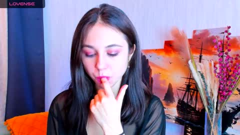 Mary online show from 10/11/25, 11:36