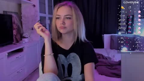 Mary online show from 09/18/25, 08:33