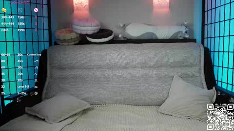 Snapshot of mary_shake chatting on 12/21/25, 10:06 Mary online show from 12/21/25, 10:06