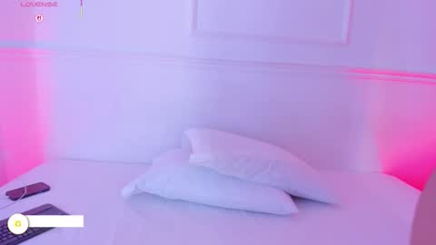 Snapshot of mary_suarez chatting on 11/16/25, 04:18 Maria online show from 11/16/25, 04:18