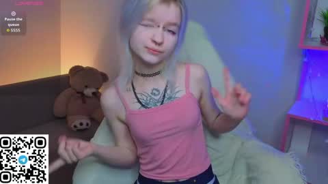 Snapshot of mary_wester chatting on 04/19/26, 12:00 Mary online show from 04/19/26, 12:00
