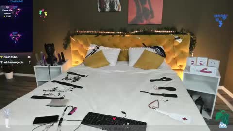Snapshot of mary_xextra chatting on 01/11/25, 01:59 Mary GTM3Mon Wed Thu Sat Sun 0400 am-1030pm online show from 01/11/25, 01:59