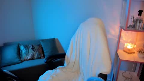 Snapshot of mary_xextra chatting on 09/22/25, 12:01 Mary GTM3Mon Wed Thu Sat Sun 0400 am-1030pm online show from 09/22/25, 12:01