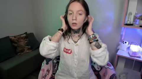 Snapshot of mary_xextra chatting on 10/25/25, 01:24 Mary GTM3Mon Wed Thu Sat Sun 0400 am-1030pm online show from 10/25/25, 01:24