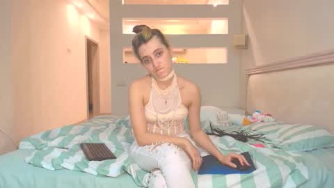 Snapshot of marya442004 chatting on 10/19/25, 03:12 marya442004 online show from 10/19/25, 03:12