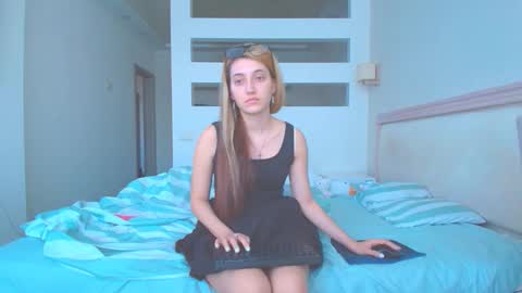 Snapshot of marya442004 chatting on 11/01/25, 05:42 marya442004 online show from 11/01/25, 05:42