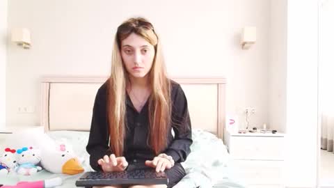 Snapshot of marya442004 chatting on 11/11/25, 09:09 marya442004 online show from 11/11/25, 09:09