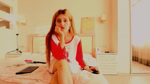 Snapshot of marya442004 chatting on 11/17/25, 01:17 marya442004 online show from 11/17/25, 01:17