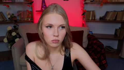 Maryana online show from 10/21/25, 03:29