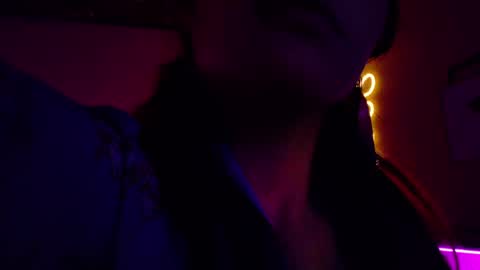     online show from 05/11/26, 04:18