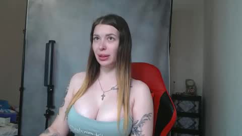 Snapshot of maryhotloves chatting on 10/04/25, 08:56 MaryHotLoves online show from 10/04/25, 08:56