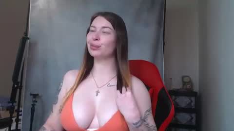 Snapshot of maryhotloves chatting on 10/26/25, 09:15 MaryHotLoves online show from 10/26/25, 09:15