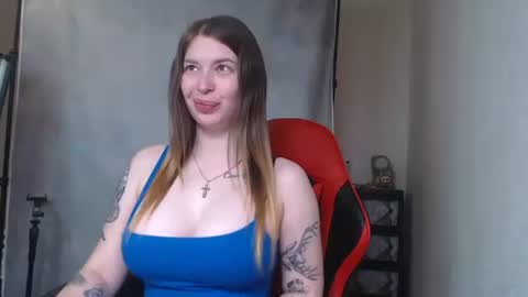 Snapshot of maryhotloves chatting on 10/31/25, 09:21 MaryHotLoves online show from 10/31/25, 09:21