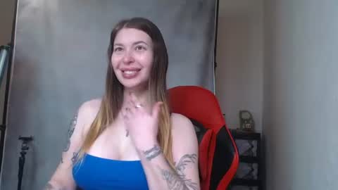 Snapshot of maryhotloves chatting on 11/01/25, 08:49 MaryHotLoves online show from 11/01/25, 08:49