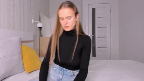 Mari online show from 10/27/25, 09:46