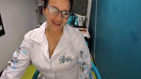 Marylin online show from 12/27/24, 10:26