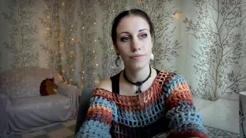 Snapshot of marylou_ chatting on 09/17/25, 05:20 Mary Lou online show from 09/17/25, 05:20