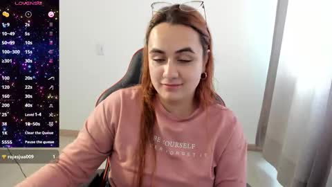 Dulce Maria online show from 10/31/25, 04:08