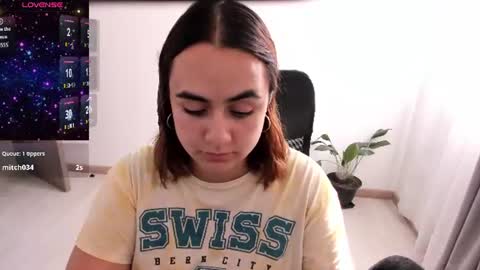 Dulce Maria online show from 06/10/26, 08:52