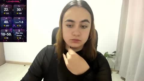 Dulce Maria online show from 06/24/26, 08:41