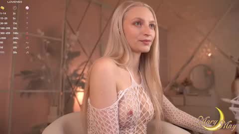 Snapshot of marylunamay chatting on 04/27/26, 04:43 Mary online show from 04/27/26, 04:43