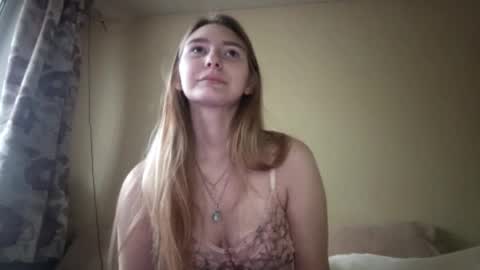 Hi My name is Elina Im 18 years old. online show from 10/25/25, 06:10