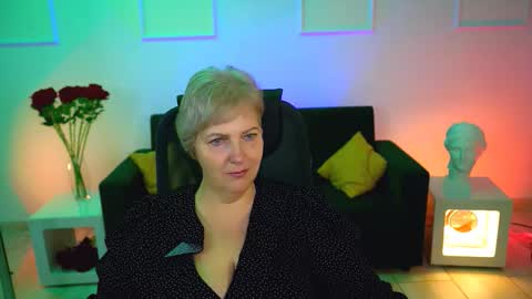 Snapshot of marymogan chatting on 10/15/25, 05:07 marymogan online show from 10/15/25, 05:07