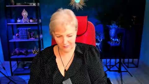 Snapshot of marymogan chatting on 10/27/25, 05:00 marymogan online show from 10/27/25, 05:00