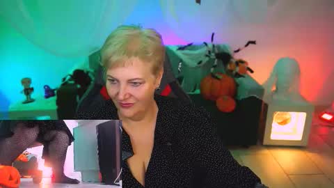 Snapshot of marymogan chatting on 10/31/25, 04:57 marymogan online show from 10/31/25, 04:57