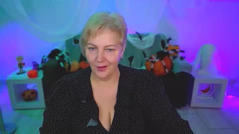 Snapshot of marymogan chatting on 11/04/25, 04:22 marymogan online show from 11/04/25, 04:22