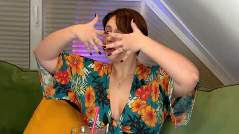 MaryMurrays online show from 12/05/24, 07:06