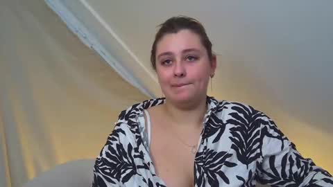 Snapshot of marymurrays chatting on 11/19/25, 06:57 MaryMurrays online show from 11/19/25, 06:57