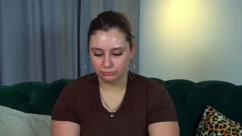 Snapshot of marymurrays chatting on 11/20/25, 06:35 MaryMurrays online show from 11/20/25, 06:35