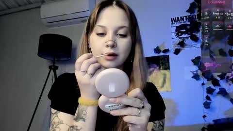 Snapshot of marynixoxo chatting on 03/09/25, 03:01 Mary x online show from 03/09/25, 03:01