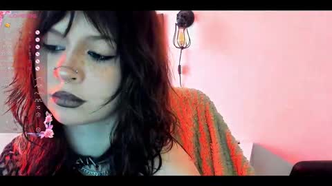 Snapshot of marynixoxo chatting on 10/20/25, 09:32 Mary x online show from 10/20/25, 09:32