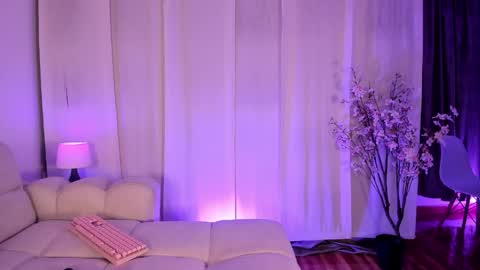 Mary online show from 05/18/26, 03:35