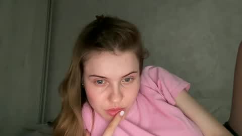 MaryYourr online show from 06/30/26, 05:25