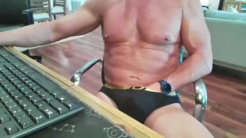 Snapshot of mascmuscle49 chatting on 01/06/26, 08:23 mascmuscle49 online show from 01/06/26, 08:23