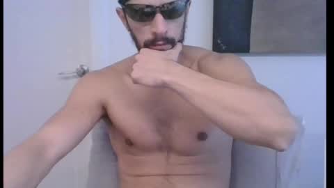 Snapshot of mascuhunk chatting on 02/22/25, 02:19 mascuhunk online show from 02/22/25, 02:19