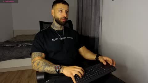 masculineguy69 online show from 10/27/25, 04:38