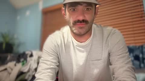 Snapshot of masculinehole chatting on 10/15/25, 02:11 Masculine Hole online show from 10/15/25, 02:11