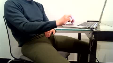 Snapshot of mask07 chatting on 01/17/25, 10:23 Mask07 online show from 01/17/25, 10:23