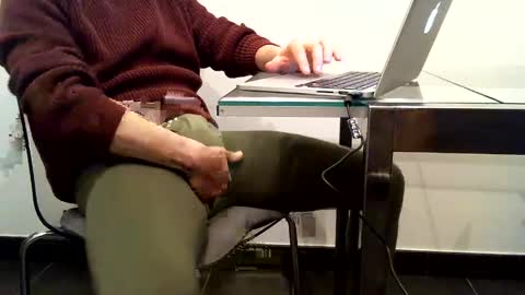 Snapshot of mask07 chatting on 02/06/25, 07:40 Mask07 online show from 02/06/25, 07:40