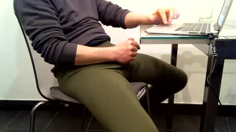 Snapshot of mask07 chatting on 03/10/25, 08:01 Mask07 online show from 03/10/25, 08:01