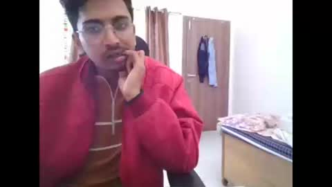 maskboyz2003 online show from 12/17/24, 06:35