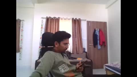 maskboyz2003 online show from 12/19/24, 08:23