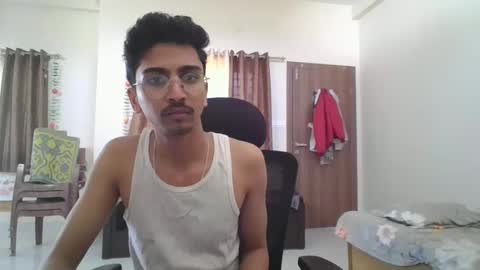 maskboyz2003 online show from 01/21/25, 07:37