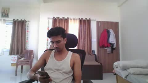 maskboyz2003 online show from 01/25/25, 09:57