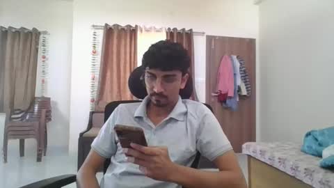 maskboyz2003 online show from 02/21/25, 08:18